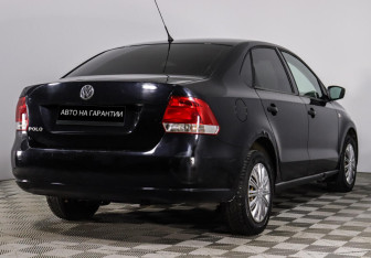 Подержанный автомобиль Volkswagen Polo Sedan 2013 года (3 фото)