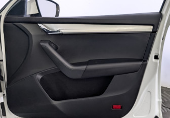 Подержанный автомобиль Skoda Octavia Liftback 2019 года (25 фото)