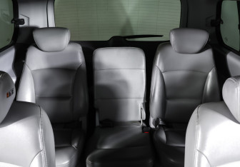 Подержанный автомобиль Hyundai Grand Starex 2013 года (13 фото)