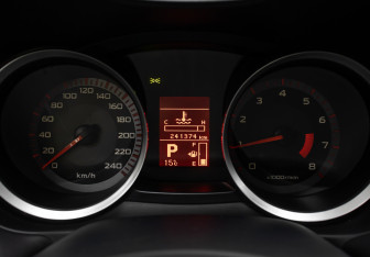 Подержанный автомобиль Mitsubishi Lancer Sedan 2008 года (11 фото)