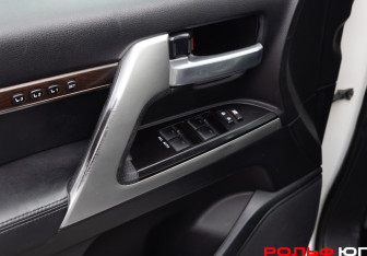 Подержанный автомобиль Toyota Land Cruiser Suv 2021 года (19 фото)