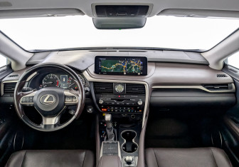 Подержанный автомобиль Lexus RX 2021 года (14 фото)