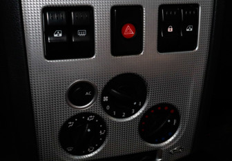 Подержанный автомобиль Renault Logan Sedan 2008 года (9 фото)