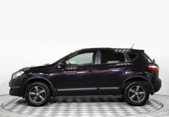 Подержанный автомобиль Nissan Qashqai 2010 года (8 фото)