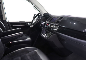 Подержанный автомобиль Volkswagen Multivan 2019 года (9 фото)