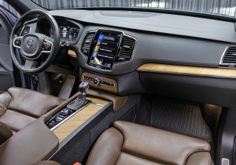 Подержанный автомобиль Volvo XC90 2020 года (12 фото)