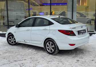 Подержанный автомобиль Hyundai Solaris Sedan 2013 года (6 фото)