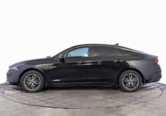 Подержанный автомобиль Kia K5 2021 года (8 фото)