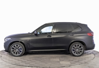 Подержанный автомобиль BMW X5 2019 года (8 фото)