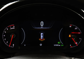 Подержанный автомобиль Opel Insignia Sedan 2014 года (11 фото)
