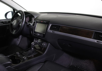Подержанный автомобиль Volkswagen Touareg 2011 года (5 фото)
