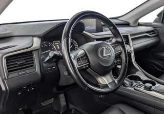 Подержанный автомобиль Lexus RX 2018 года (15 фото)