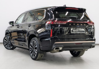 Подержанный автомобиль Exeed VX 2023 года (7 фото)