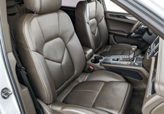 Подержанный автомобиль Porsche Macan 2015 года (24 фото)