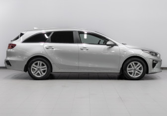 Подержанный автомобиль Kia Ceed Wagon 2021 года (4 фото)