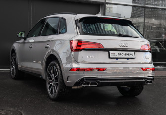 Подержанный автомобиль Audi Q5 2025 года (6 фото)
