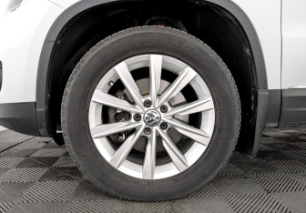 Подержанный автомобиль Volkswagen Tiguan 2015 года (18 фото)