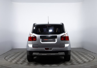 Подержанный автомобиль Chevrolet Orlando 2012 года (6 фото)