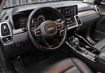 Подержанный автомобиль Kia Sorento 2021 года (16 фото)