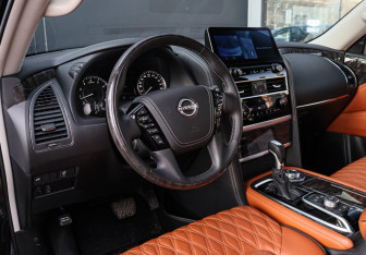 Подержанный автомобиль Nissan Patrol 2022 года (17 фото)