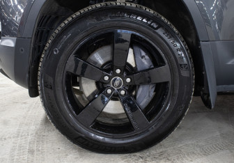 Подержанный автомобиль Land Rover Defender Suv 2023 года (28 фото)