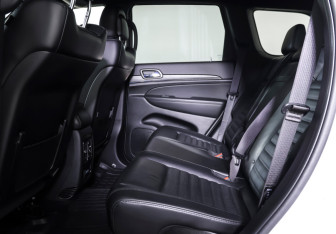 Подержанный автомобиль Jeep Grand Cherokee 2021 года (11 фото)