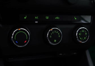 Подержанный автомобиль Skoda Octavia Wagon 2014 года (15 фото)