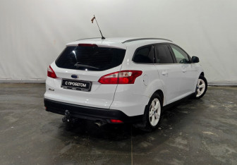 Подержанный автомобиль Ford Focus Wagon 2012 года (4 фото)