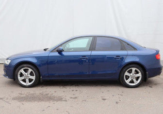 Подержанный автомобиль Audi A4 Sedan 2015 года (8 фото)
