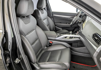 Подержанный автомобиль Geely Tugella 2024 года (24 фото)