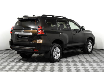 Подержанный автомобиль Toyota Land Cruiser Prado 2019 года (5 фото)