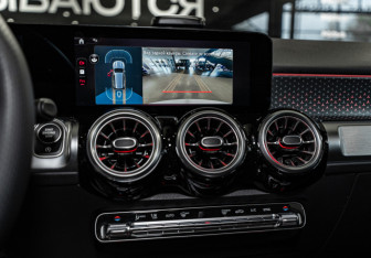 Новый Mercedes-Benz GLB 2025 (15 фото)