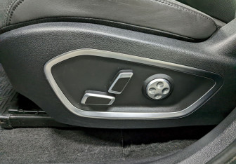 Подержанный автомобиль Geely Tugella 2022 года (15 фото)