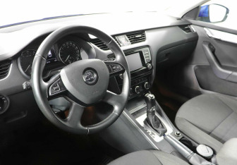 Подержанный автомобиль Skoda Octavia Wagon 2014 года (7 фото)