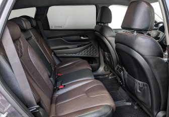 Подержанный автомобиль Hyundai Santa Fe 2021 года (17 фото)