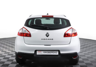 Подержанный автомобиль Renault Megane Hatchback 2012 года (6 фото)
