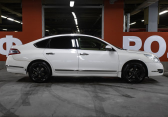 Подержанный автомобиль Nissan Teana 2012 года (4 фото)