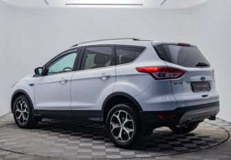 Подержанный автомобиль Ford Kuga 2013 года (3 фото)