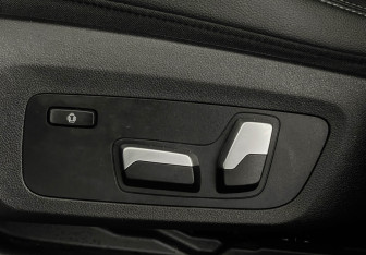 Подержанный автомобиль BMW X4 2020 года (16 фото)