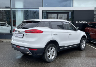 Подержанный автомобиль Geely Atlas 2021 года (5 фото)