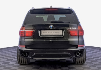 Подержанный автомобиль BMW X5 2013 года (6 фото)