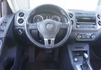 Подержанный автомобиль Volkswagen Tiguan 2012 года (13 фото)