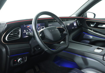 Подержанный автомобиль Exeed VX 2023 года (12 фото)