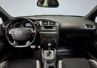 Подержанный автомобиль Citroen DS4 2013 года (16 фото)