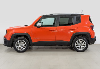 Подержанный автомобиль Jeep Renegade 2016 года (8 фото)
