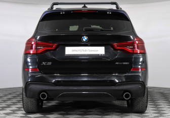 Подержанный автомобиль BMW X3 2018 года (4 фото)