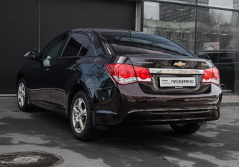Подержанный автомобиль Chevrolet Cruze Sedan 2013 года (6 фото)