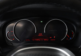 Подержанный автомобиль BMW X4 2019 года (11 фото)