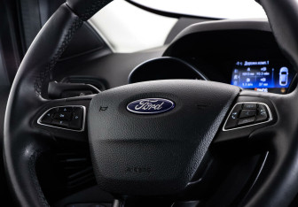 Подержанный автомобиль Ford Kuga 2019 года (8 фото)