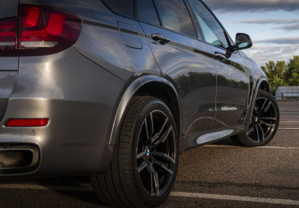 Подержанный автомобиль BMW X5 2018 года (7 фото)